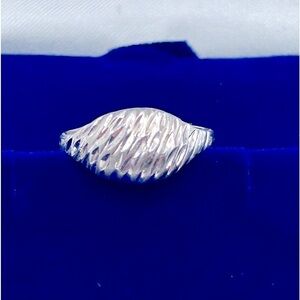 Vintage Sterling Silver 925 Diamond Cut Ring Sz 5.5​​​​​​​​​